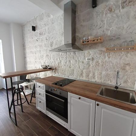 Apartments Kut Vis Extérieur photo