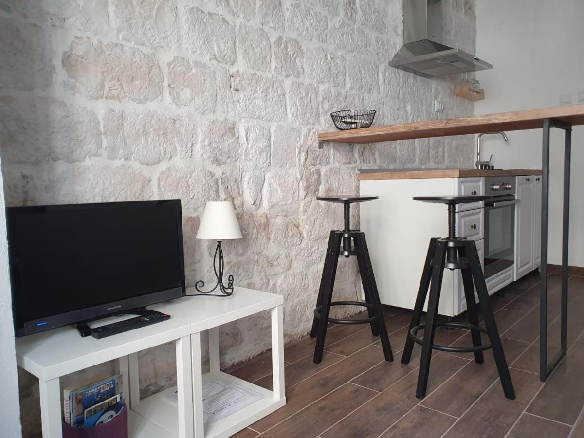 Apartments Kut Vis Extérieur photo