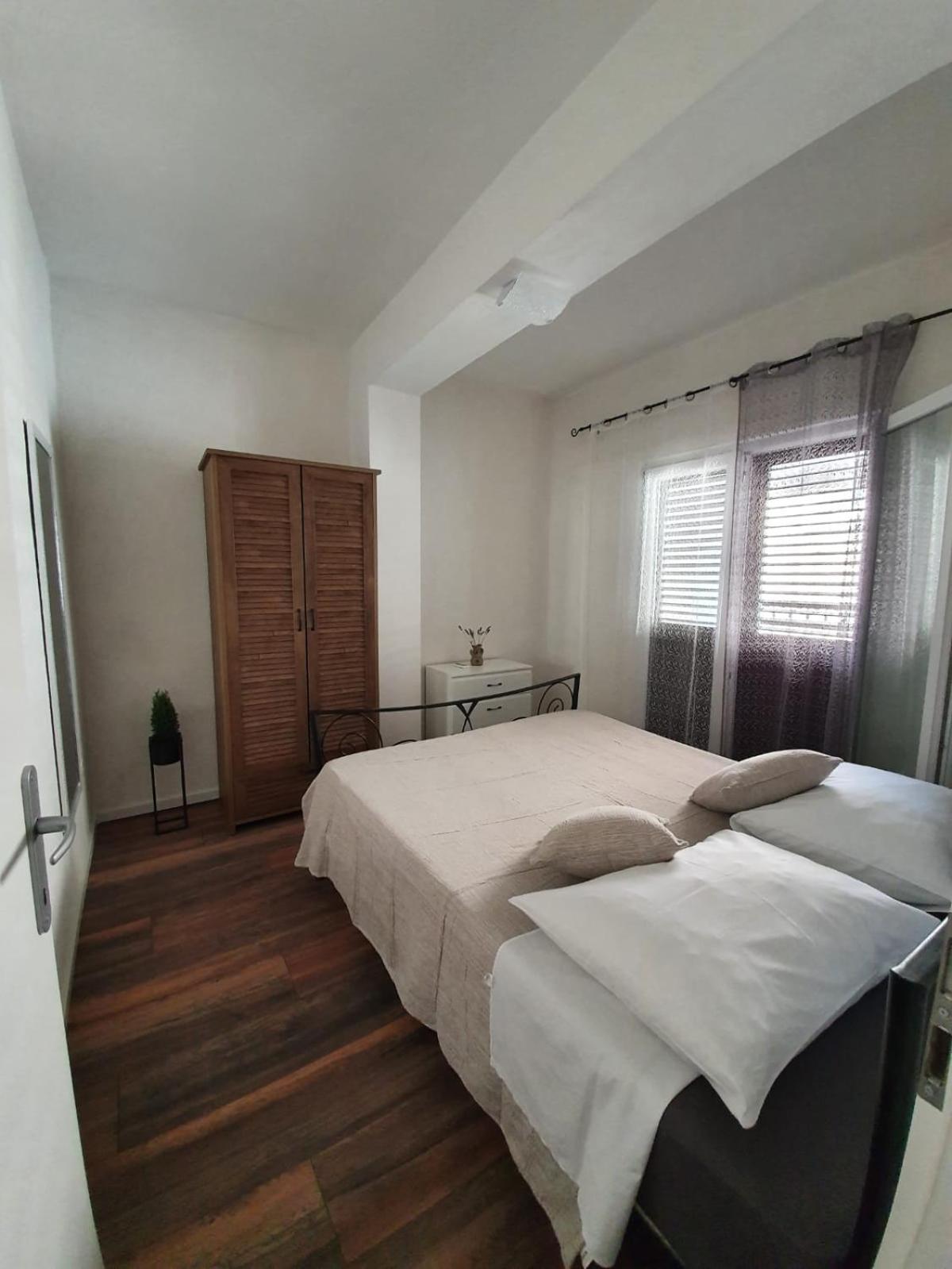Apartments Kut Vis Chambre photo